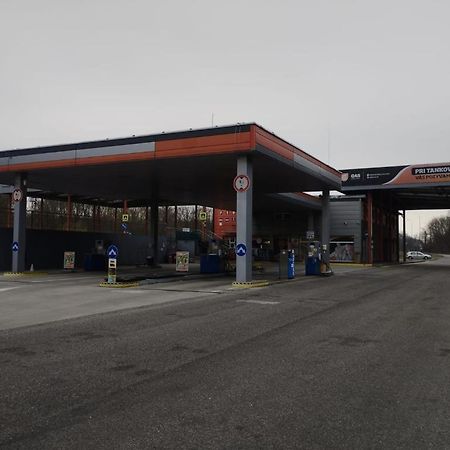 Gas Truck Centrum Holíč Exterior foto